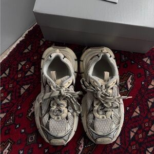 BALENCIAGA 3XL  Beige Sneakers